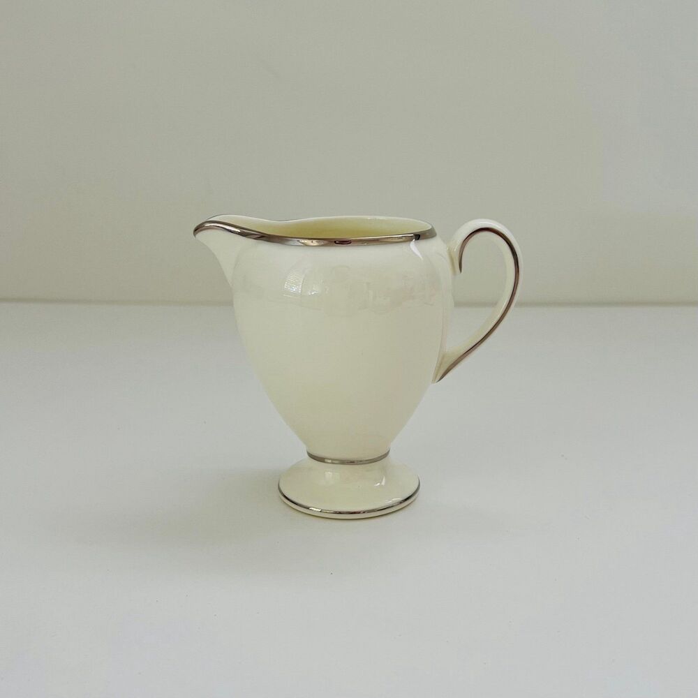 WEDGWOOD Majesty Platinum Cream Globe Shape Creamer